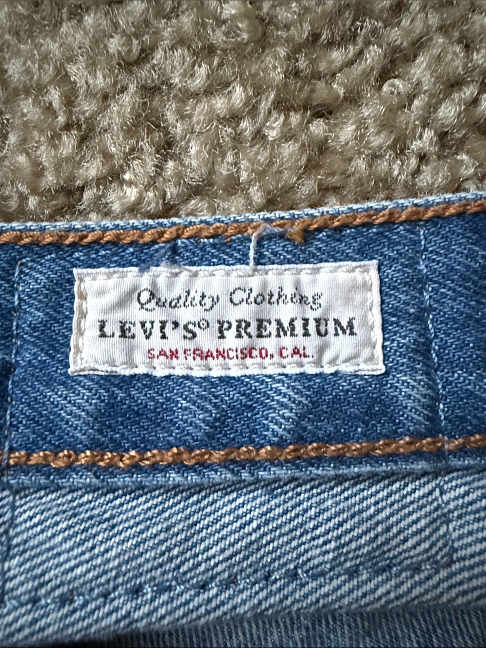 Levi’s button fly high rise 501 cutoff shorts size 26 - Picture 8 of 9